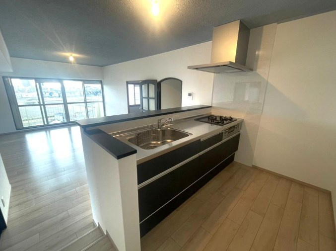 イトーピア向日マンションA棟のキッチン|【営業時間　9：30～20：00】
不動産に関してのご相談は全てお任せください。
対面でのご説明はもちろん
事前に資料郵送後、非対面でのご説明も可能です。