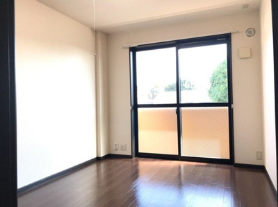 【洋室】 | グレイス・ワン | 南側洋室

