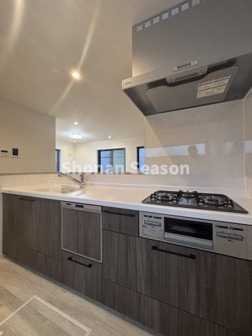 【キッチン】 | 対面式なのでお料理しながらコミュニケーションが取りやすくなりますね♪