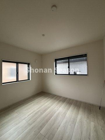 【洋室】 | プライベートルームは２階にまとまり、スペースも十分！
