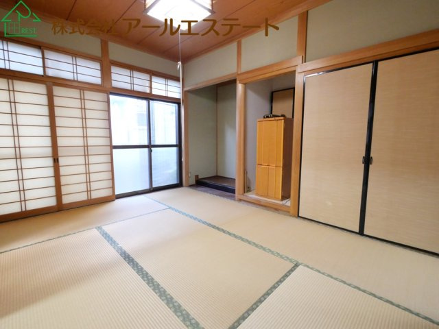 加古川市西神吉町岸　　JR「宝殿駅」徒歩18分の和室