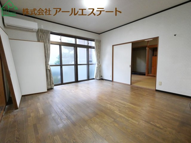 加古川市西神吉町岸　　JR「宝殿駅」徒歩18分の居間・リビング