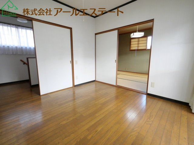 加古川市西神吉町岸　　JR「宝殿駅」徒歩18分の洋室