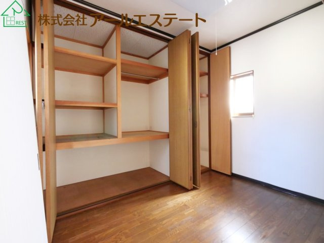 加古川市西神吉町岸　　JR「宝殿駅」徒歩18分の収納