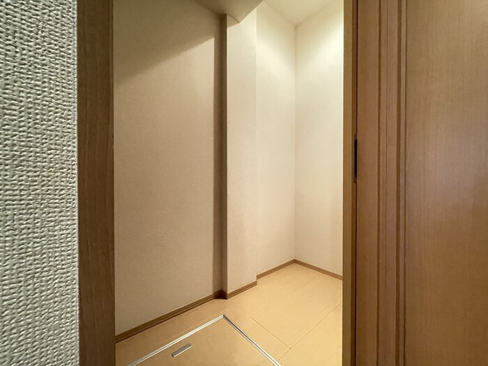 カレッツァⅡ番館の収納|１F物入