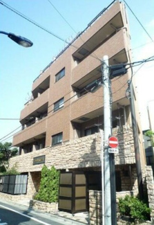 【外観】 | 鉄筋コンクリート造のがっちりとした建物。