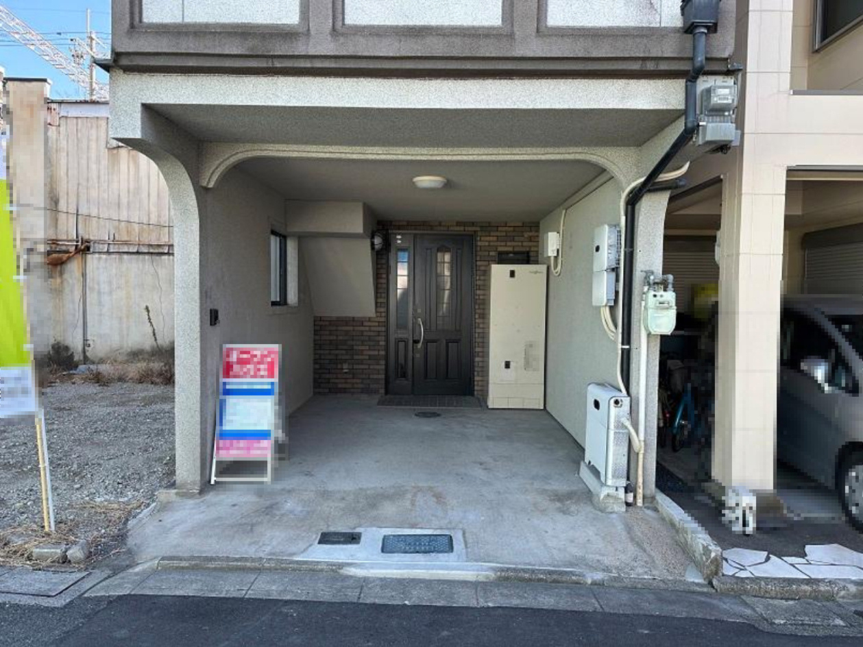 文園町　中古一戸建ての駐車場|ビルドインガレージ　駐車1台
■物件内覧・資金計画相談・住宅ローン相談、リフォーム相談、お問合せ受付中■
※当日・翌日のご内覧、ご相談はお電話でのお問合せがスムーズです！