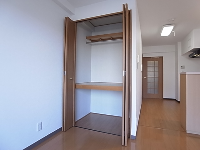 神戸市兵庫区駅南通２丁目の賃貸マンションの収納