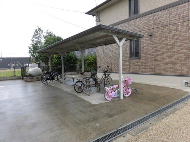 フローラルビレッジ Ⅱ番館のその他共用部分|駐輪場