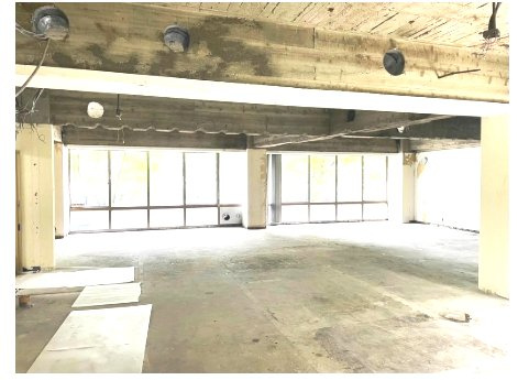 伊と幸ビルの内装