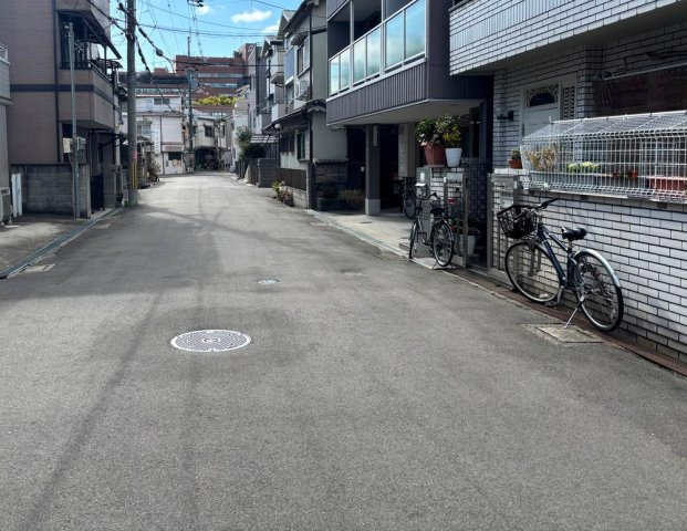 東町　中古一戸建ての前面道路含む現地写真|■物件内覧・資金計画相談・住宅ローン相談、リフォーム相談、お問合せ受付中■
※当日・翌日のご内覧、ご相談はお電話でのお問合せがスムーズです！