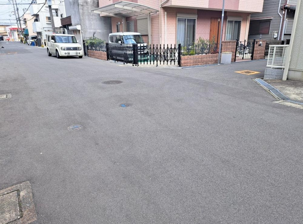 東町　中古一戸建ての前面道路含む現地写真|■物件内覧・資金計画相談・住宅ローン相談、リフォーム相談、お問合せ受付中■
※当日・翌日のご内覧、ご相談はお電話でのお問合せがスムーズです！