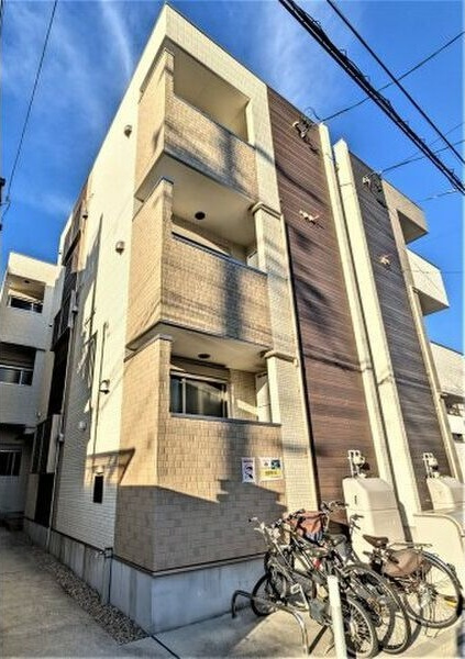 フォーラムエスの外観