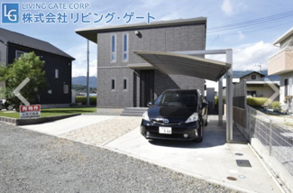 【外観】 | 韮崎市藤井町駒井 モダンでかっこいい中古戸建 2階リビング