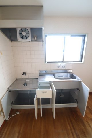 コーポレーションUのキッチン|同間取り別号室のお写真です。現況優先となります。