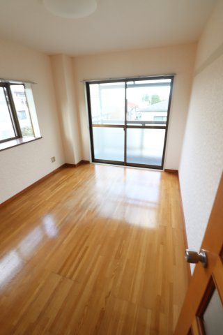 コーポレーションUの洋室|同間取り別号室のお写真です。現況優先となります。