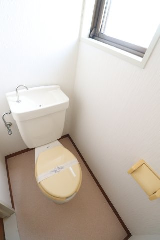 コーポレーションUのトイレ|同間取り別号室のお写真です。現況優先となります。