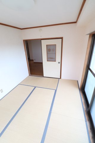 コーポレーションUの和室|同間取り別号室のお写真です。現況優先となります。