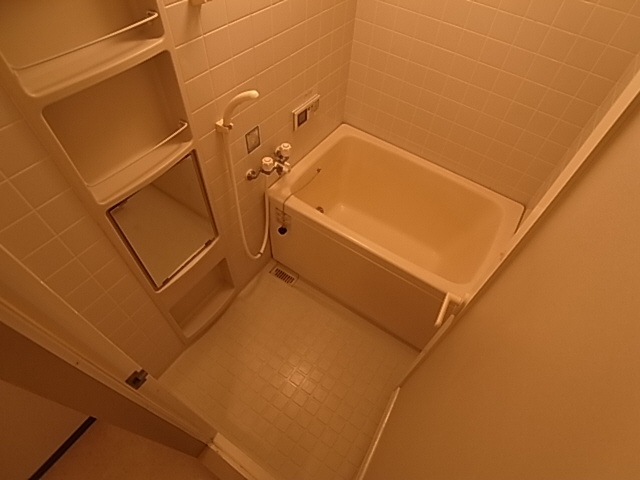 神戸市長田区鶯町２丁目の賃貸マンションの浴室|追焚機能付浴室