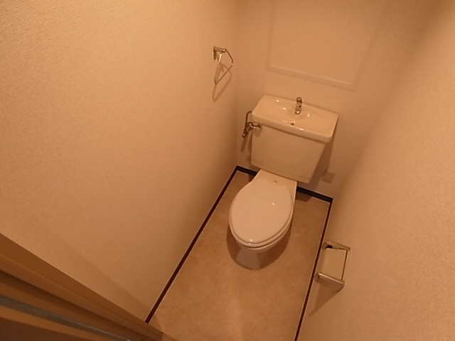 神戸市長田区鶯町２丁目の賃貸マンションのトイレ|トイレ