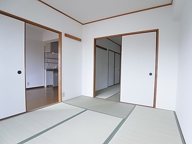 神戸市長田区鶯町２丁目の賃貸マンションの内装|和室