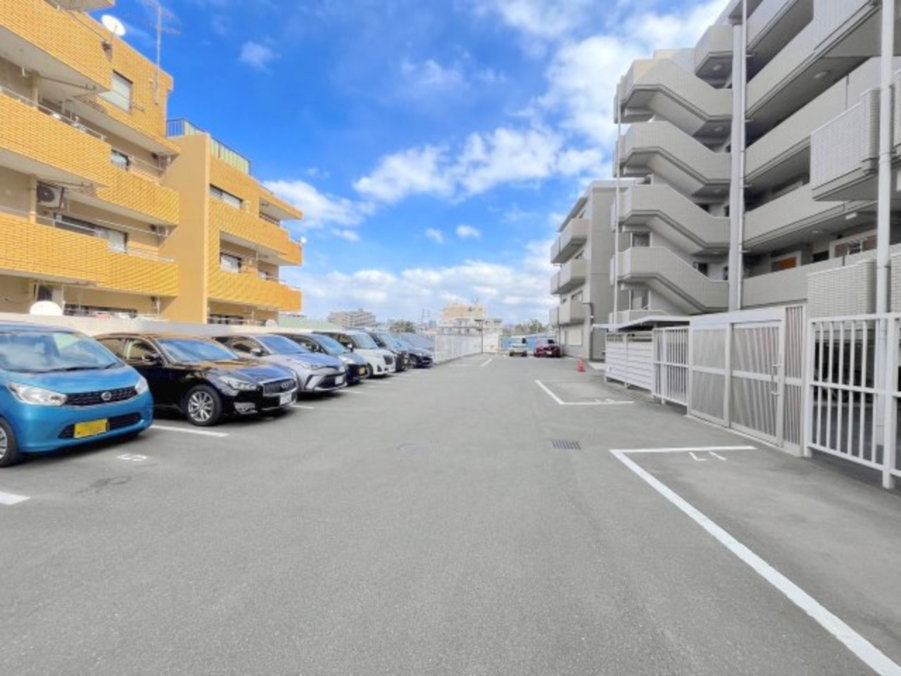 エンゼルハイム田島の駐車場