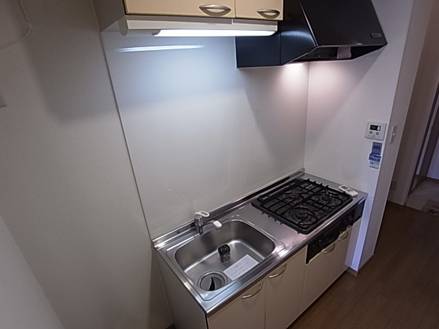 神戸市長田区松野通４丁目の賃貸マンションのキッチン|システムキッチン（ガス３口）