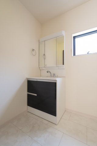 【独立洗面台】 | リーブルガーデン東区戸島第十一　1号棟