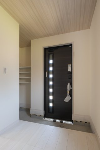 【玄関】 | リーブルガーデン東区戸島第十一　1号棟