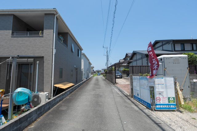 【前面道路含む現地写真】 | リーブルガーデン東区戸島第十一　1号棟