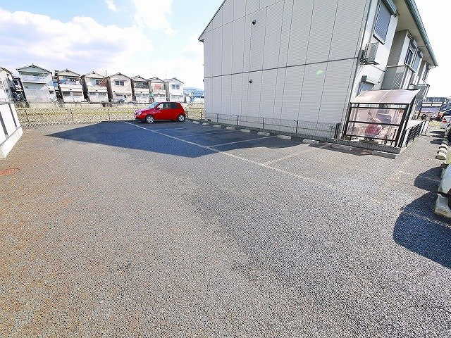 アネックスグリーンガーデン弐号館の駐車場|駐車場があります