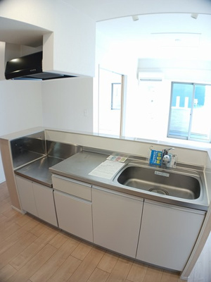 【キッチン】 | パラシオⅡ | コンパクトなキッチンで掃除もラクラク
