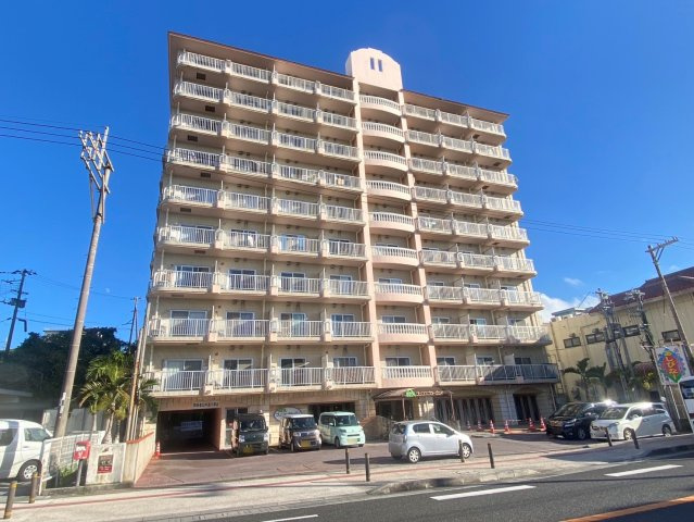 プリンスプラージュ沖縄　7階の外観|10階建て