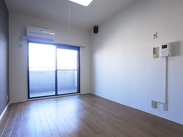 神戸市兵庫区松原通４丁目の賃貸マンションの居間・リビング|リビング室内