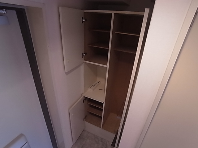 神戸市兵庫区松原通４丁目の賃貸マンションの収納