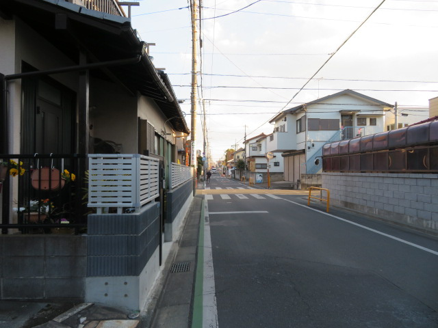 ふじみ野市新田１丁目のビルの周辺