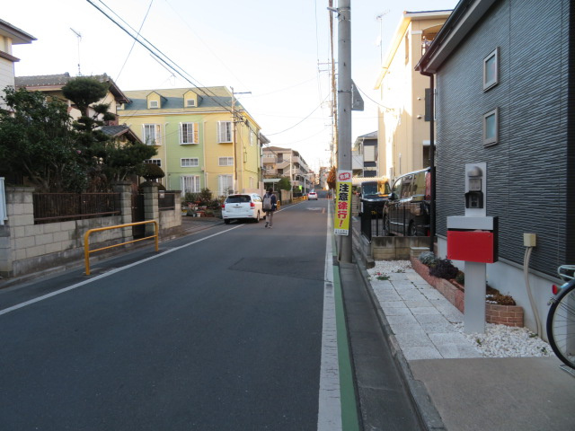ふじみ野市新田１丁目のビルの周辺