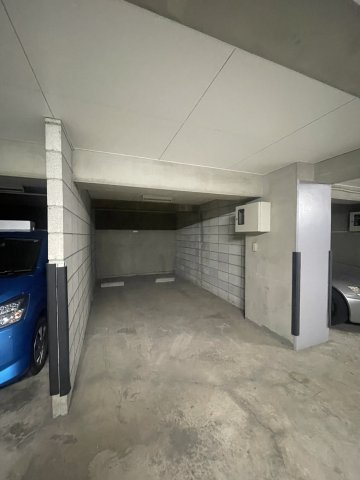 セザール用賀の駐車場