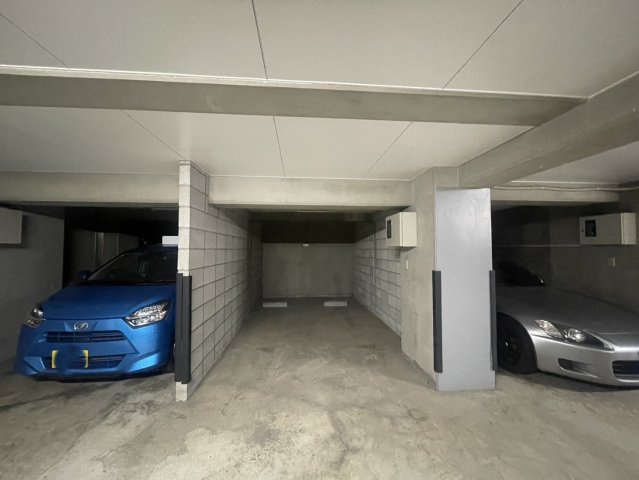 セザール用賀の駐車場