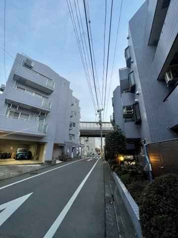 セザール用賀の周辺