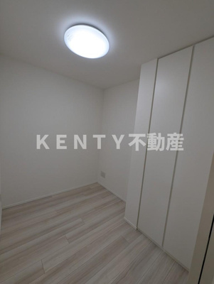 【居間・リビング】 | クレストコート池上六丁目 | こちらのリビングで趣味の時間をお楽しみください