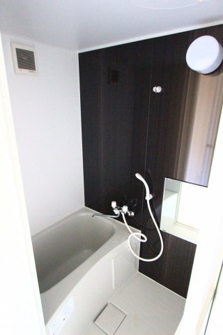 ユナイト根岸 テオドールの杜の浴室|同シリーズ物件の参考写真です。