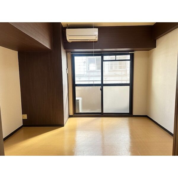 桜マンションIIの居間・リビング