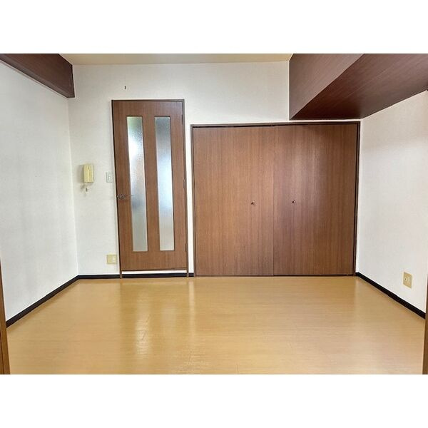 桜マンションIIの居間・リビング