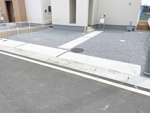 坂東市辺田第2　新築戸建て　7号棟の駐車場|カースペースは2台お停めいただけます♪