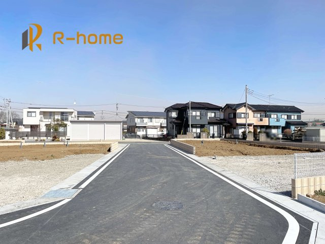 坂東市辺田第2　新築戸建て　10号棟の前面道路含む現地写真|『今から見たい！』大歓迎です♪
お気軽にＲ－ｈomeまでお問い合わせください。