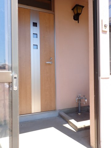 【玄関】 | 黒石市緑町　中古住宅