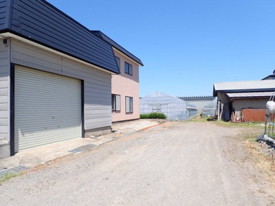【前面道路含む現地写真】 | 黒石緑町 100坪の家