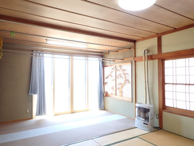 【居間・リビング】 | 黒石緑町 100坪の家