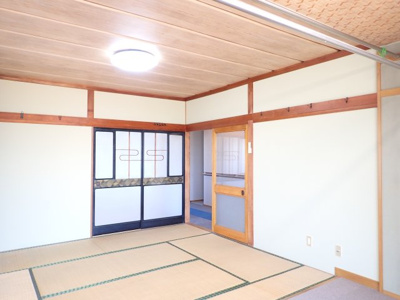 【居間・リビング】 | 黒石市緑町　中古住宅